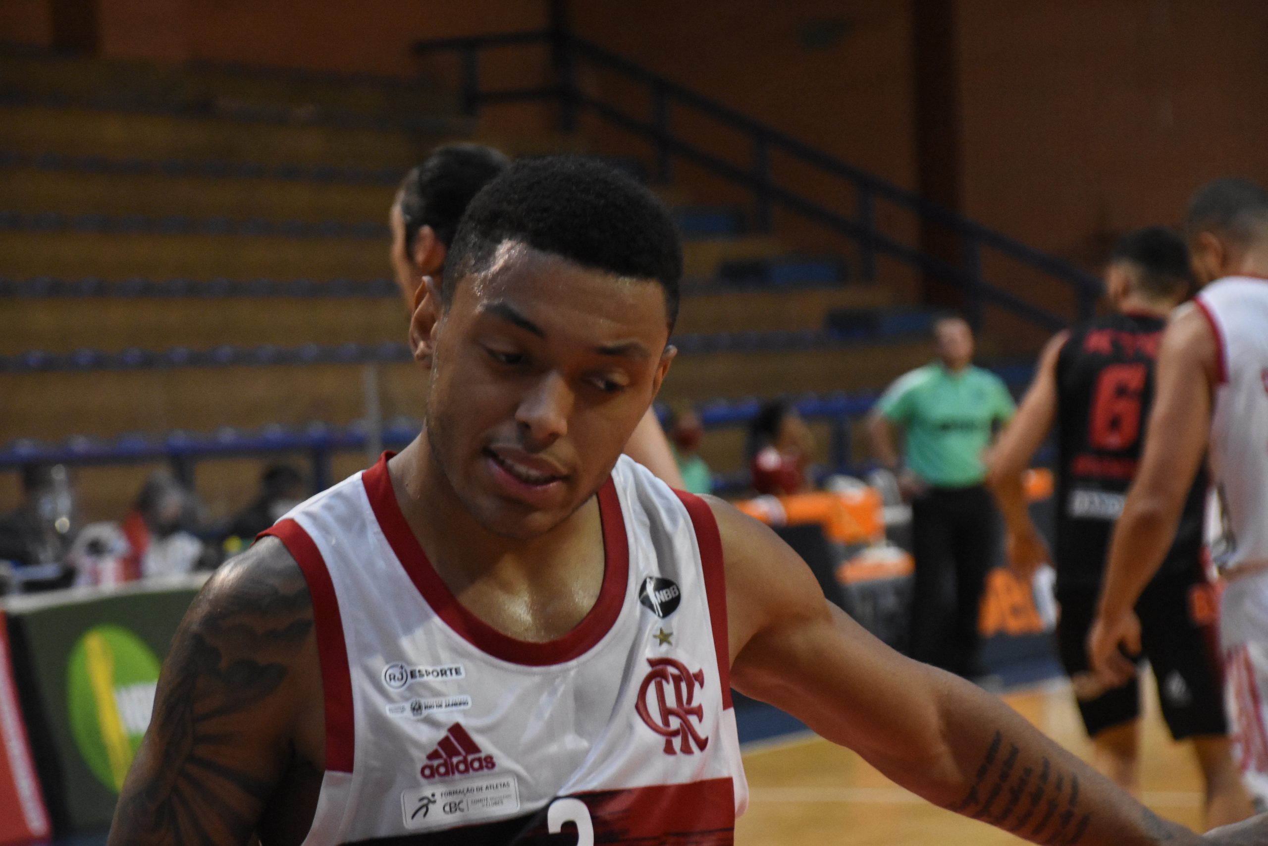 Flamengo derrota o Pato e vence o primeiro jogo no NBB, basquete