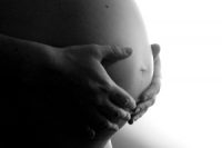 Mãe solo, garçonete encara escala 6 por 1 para para criar sozinha os 2 filhos