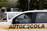 CNH mais acessível: secretário de trânsito defende projeto, mas donos de auto escolas rejeitam