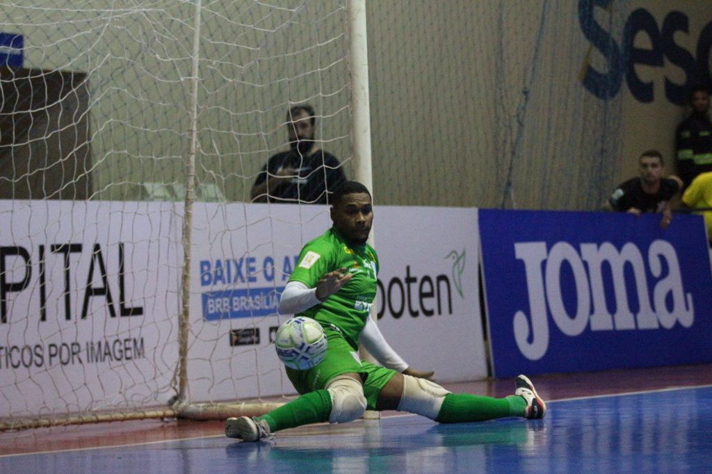 Corinthians é superado pelo Brasília nos pênaltis e se despede da Copa do  Brasil de Futsal