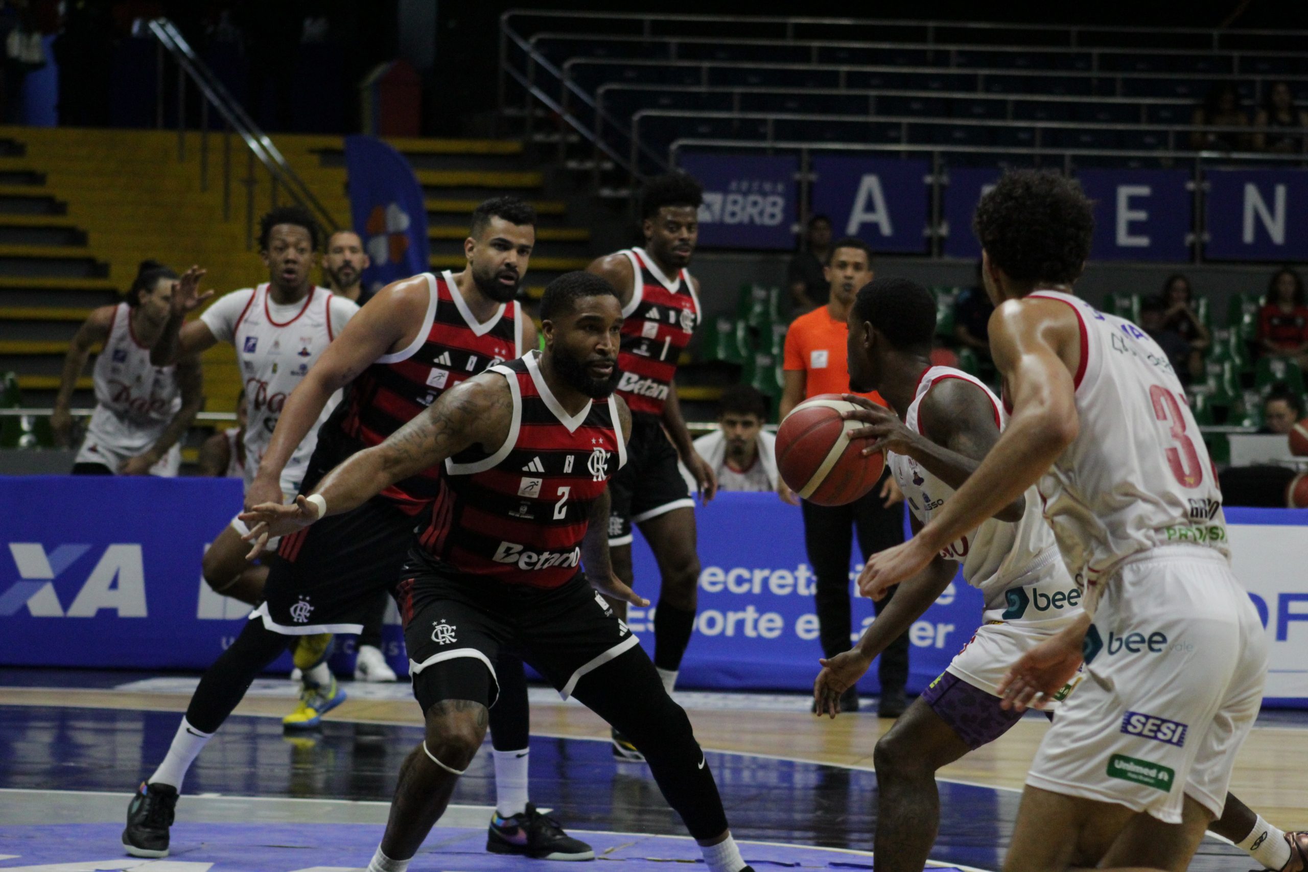 Flamengo passeia sobre Pato Basquete e avança às semis do NBB com autoridade