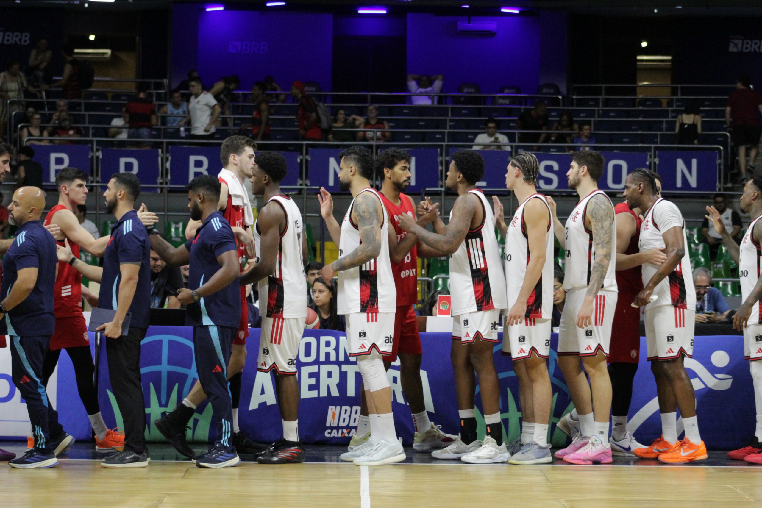 Flamengo atropela argentino e avança à final do NBB com show na quadra!